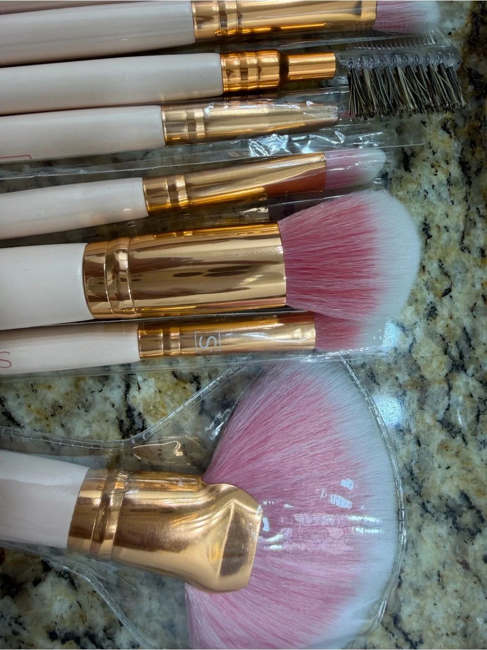 Pink and Rose Gold 20-Piece Women Makeup Brush Set